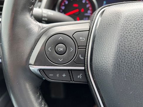 Used 2018 Toyota Camry XSE image 19