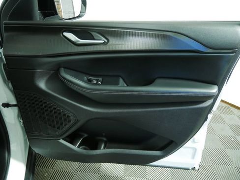 Certified 2023 Jeep Grand Cherokee Altitude AWD/4WD image 11