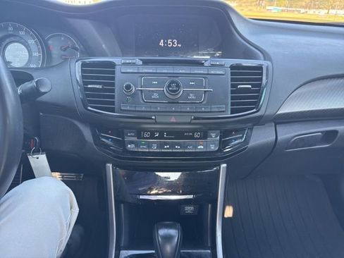 Used 2016 Honda Accord Sport image 18