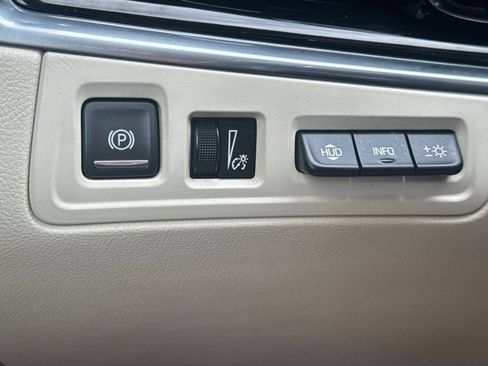 Certified 2021 Cadillac XT6 Premium Luxury w/ LPO, Radiant Package AWD/4WD image 36