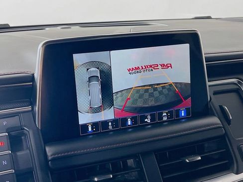 Used 2022 Chevrolet Suburban RST w/ Luxury Package AWD/4WD image 19