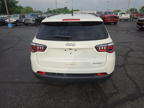 Used 2018 Jeep Compass Sport FWD image 4
