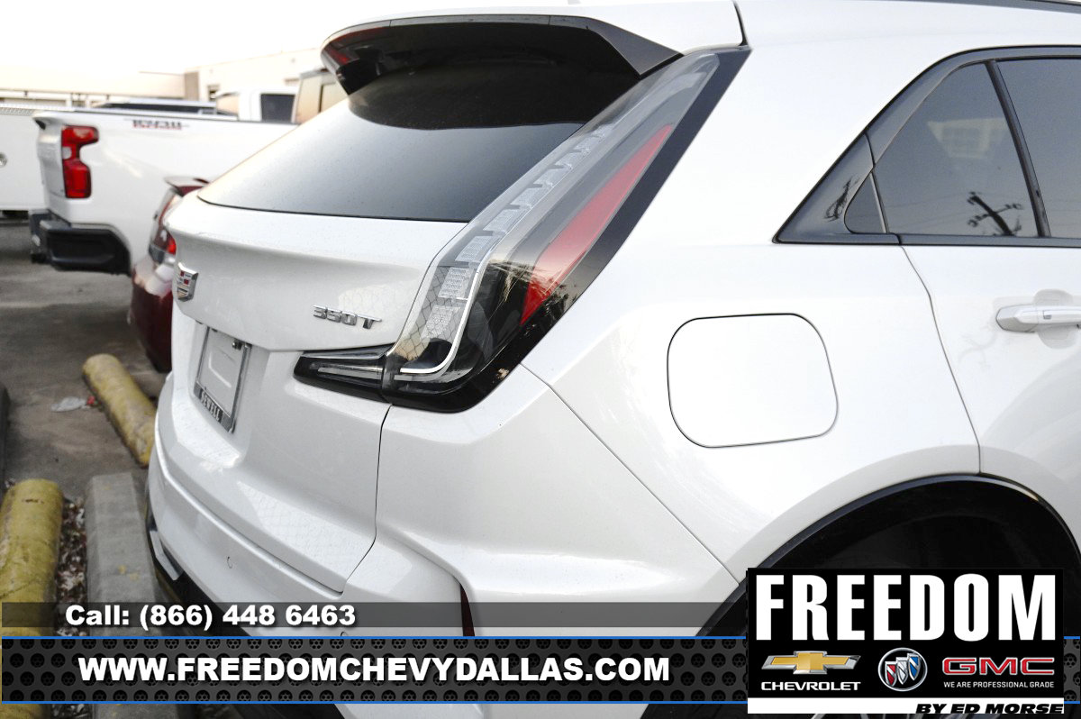 Certified 2025 Cadillac XT4 Sport FWD image 9