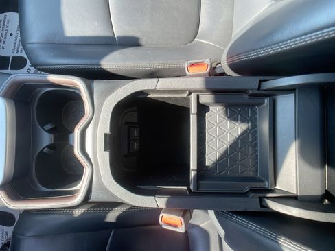 Used 2019 Toyota RAV4 Limited AWD/4WD image 22