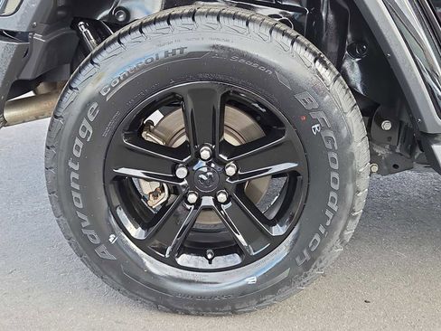 Used 2021 Jeep Wrangler Unlimited Sahara image 15