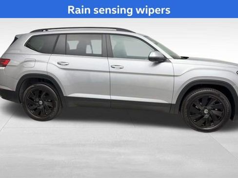Certified 2025 Volkswagen Atlas SE image 11