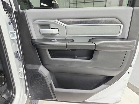 Used 2022 RAM 2500 Big Horn image 36