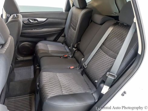 Used 2018 Nissan Rogue S AWD/4WD image 15