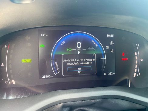 Used 2025 Toyota Camry LE image 40