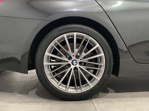 Used 2019 BMW 540i xDrive w/ Convenience Package AWD/4WD image 9