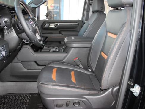 Used 2025 GMC Sierra 2500 AT4 w/ AT4 Premium Plus Package AWD/4WD image 21