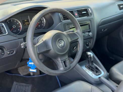 Used 2014 Volkswagen Jetta SE FWD image 17