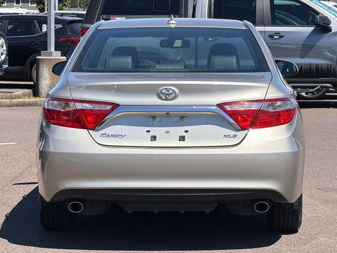 Used 2015 Toyota Camry XLE w/ Advanced Technology Package FWD image 5