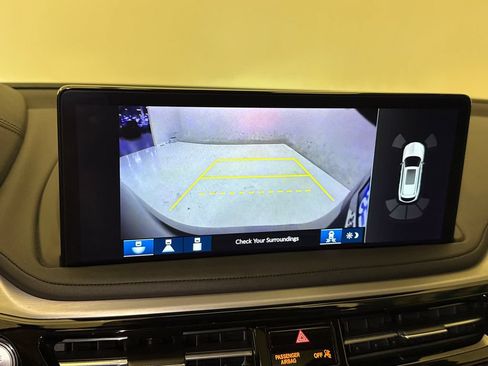 Used 2025 Acura MDX w/ Technology Package FWD image 28
