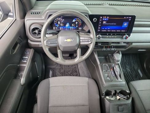Certified 2024 Chevrolet Colorado W/T image 7