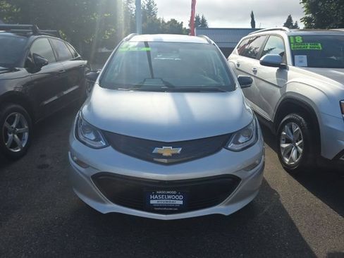 Used 2017 Chevrolet Bolt Premier w/ Driver Confidence II Package FWD image 8