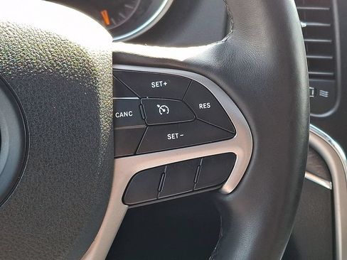 Used 2018 Jeep Grand Cherokee Limited AWD/4WD image 22