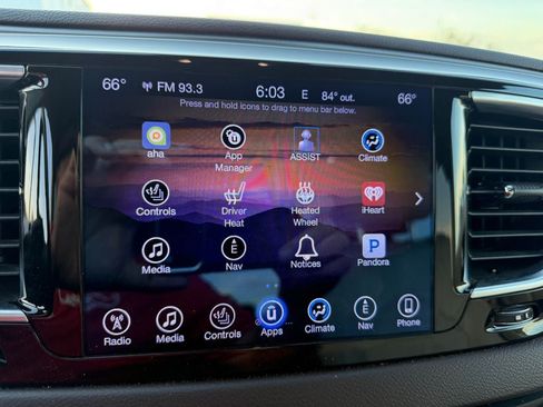 Used 2017 Chrysler Pacifica Touring-L Plus w/ Advanced Safetytec Group FWD image 9