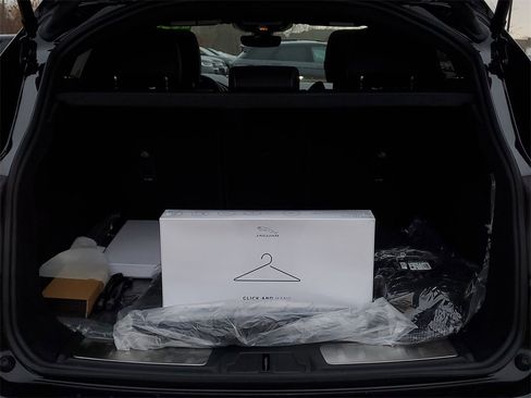 Used 2024 Jaguar E-PACE R-Dynamic SE image 28