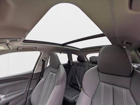 New 2025 Audi Q5 Prestige image 17