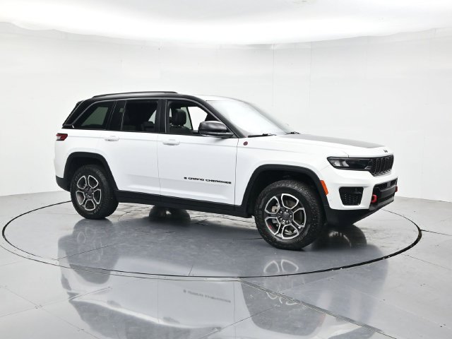 Used 2022 Jeep Grand Cherokee Trailhawk w/ ADV Protech Group II AWD/4WD image 3