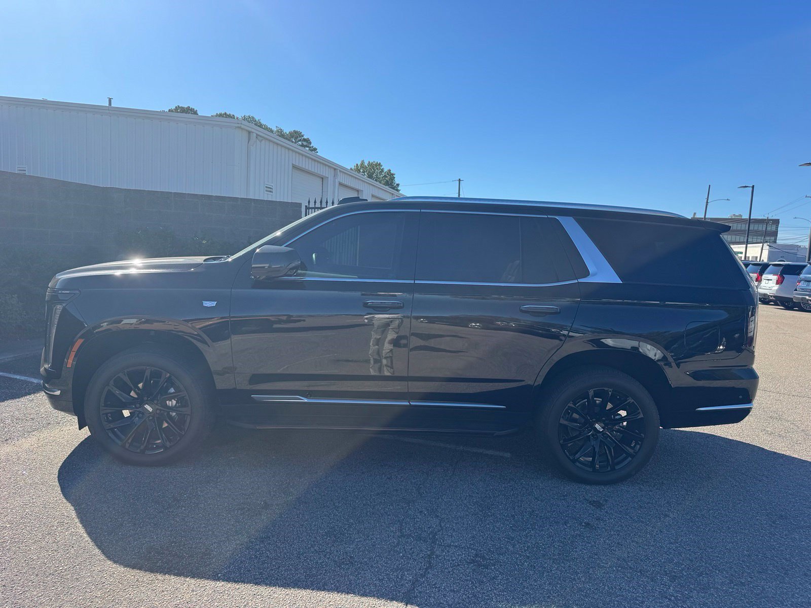 Certified 2025 Cadillac Escalade Luxury RWD image 6