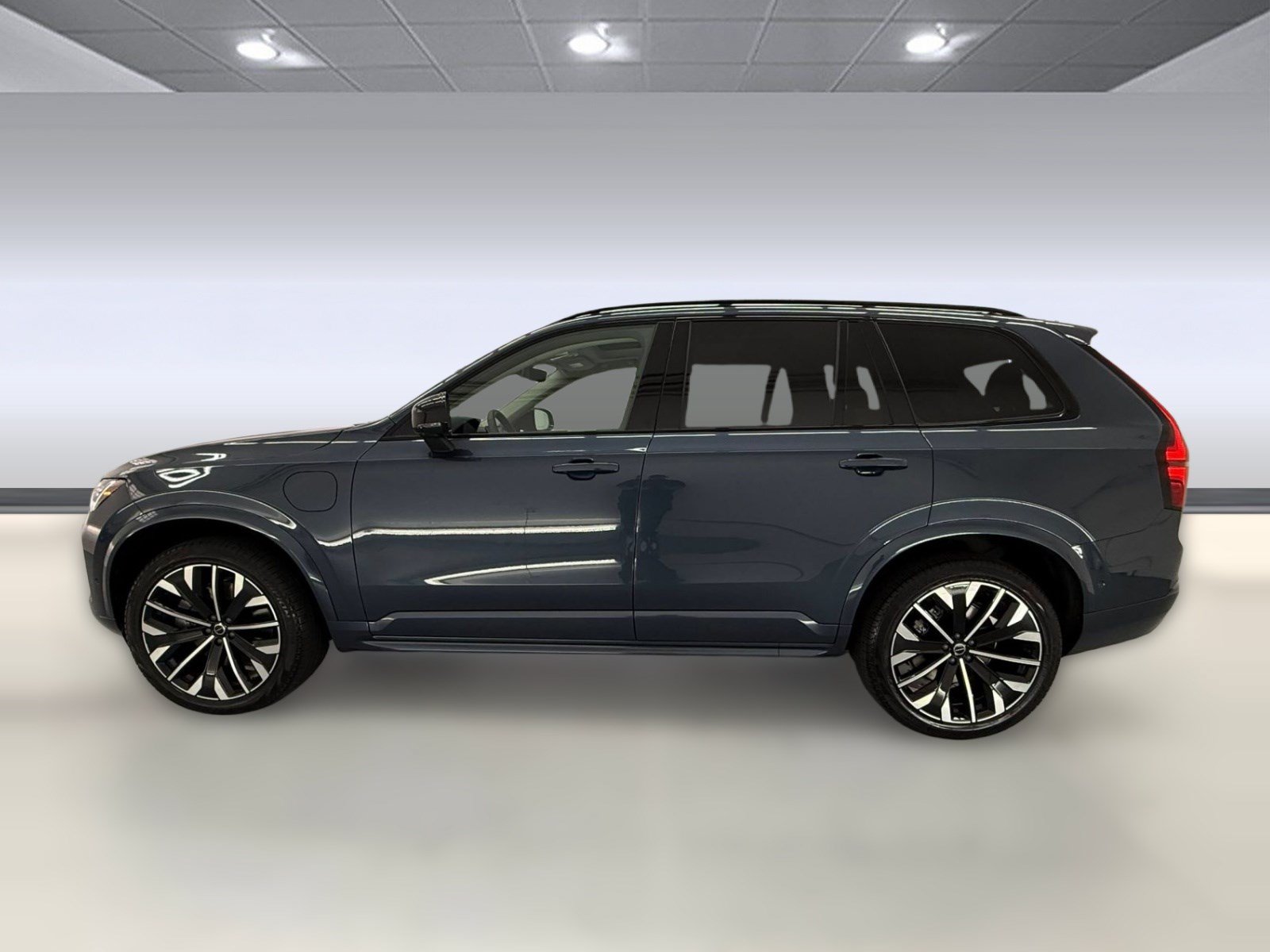 Used 2026 Volvo XC90 T8 Ultra w/ Protection Package AWD/4WD image 2