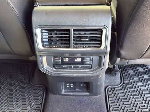 Used 2024 Volkswagen Atlas SE FWD image 43