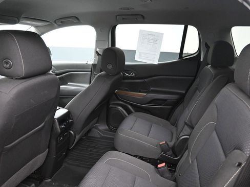 Certified 2022 GMC Acadia SLE w/ Driver Convenience Package image 15