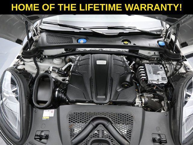Used 2023 Porsche Macan S AWD/4WD image 56