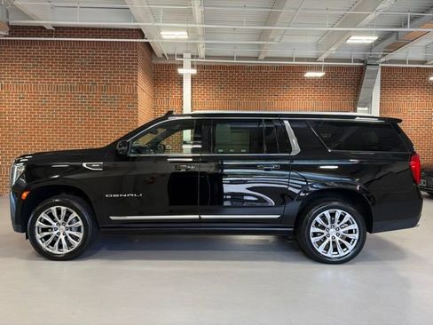 Used 2023 GMC Yukon XL Denali w/ Max Trailering Package AWD/4WD image 4