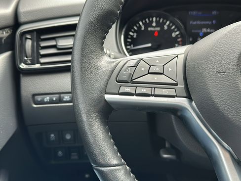 Certified 2021 Nissan Rogue Sport SV image 16