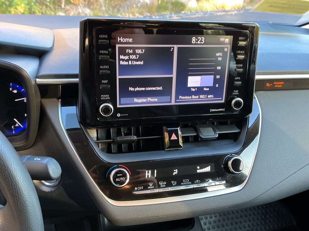 Used 2022 Toyota Corolla LE FWD image 16