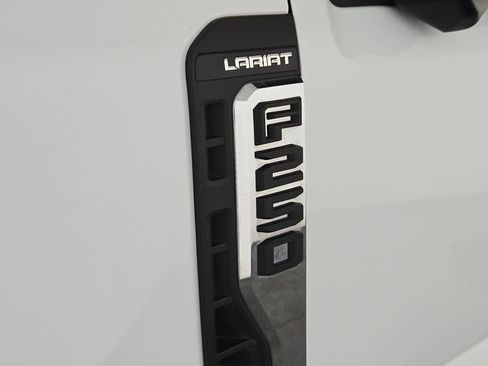 Used 2024 Ford F250 Lariat image 38