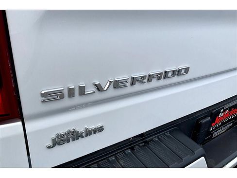 Used 2024 Chevrolet Silverado 1500 High Country AWD/4WD image 32