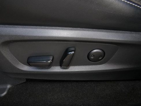 Certified 2023 Nissan Pathfinder SL w/ Black Appearance Package image 24