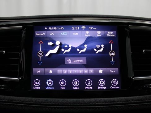 Used 2020 Chrysler Pacifica Limited image 40