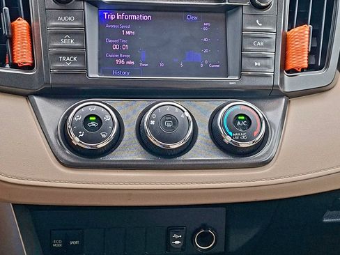 Used 2013 Toyota RAV4 LE FWD image 17