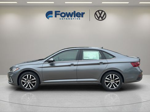 New 2026 Volkswagen Jetta SE FWD image 4