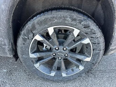 Used 2025 Chevrolet Equinox RS image 28