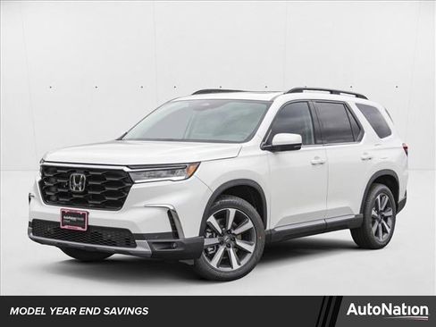 New 2025 Honda Pilot Touring image 1