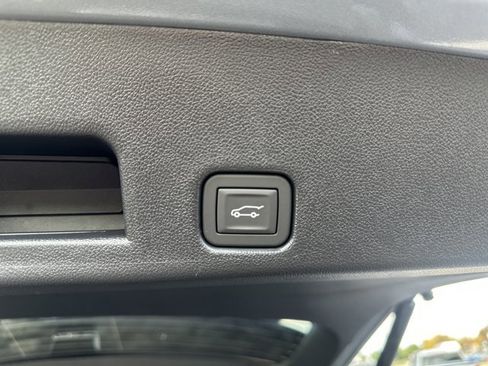 New 2026 Chevrolet Traverse RS w/ LPO, Floor Liner Package image 38