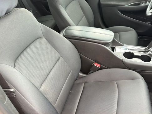 Used 2017 Chevrolet Malibu LT FWD image 69