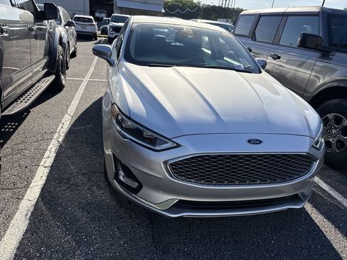 Used 2019 Ford Fusion Energi Titanium FWD image 3