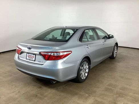 Used 2015 Toyota Camry XLE w/ Moonroof Package FWD image 5