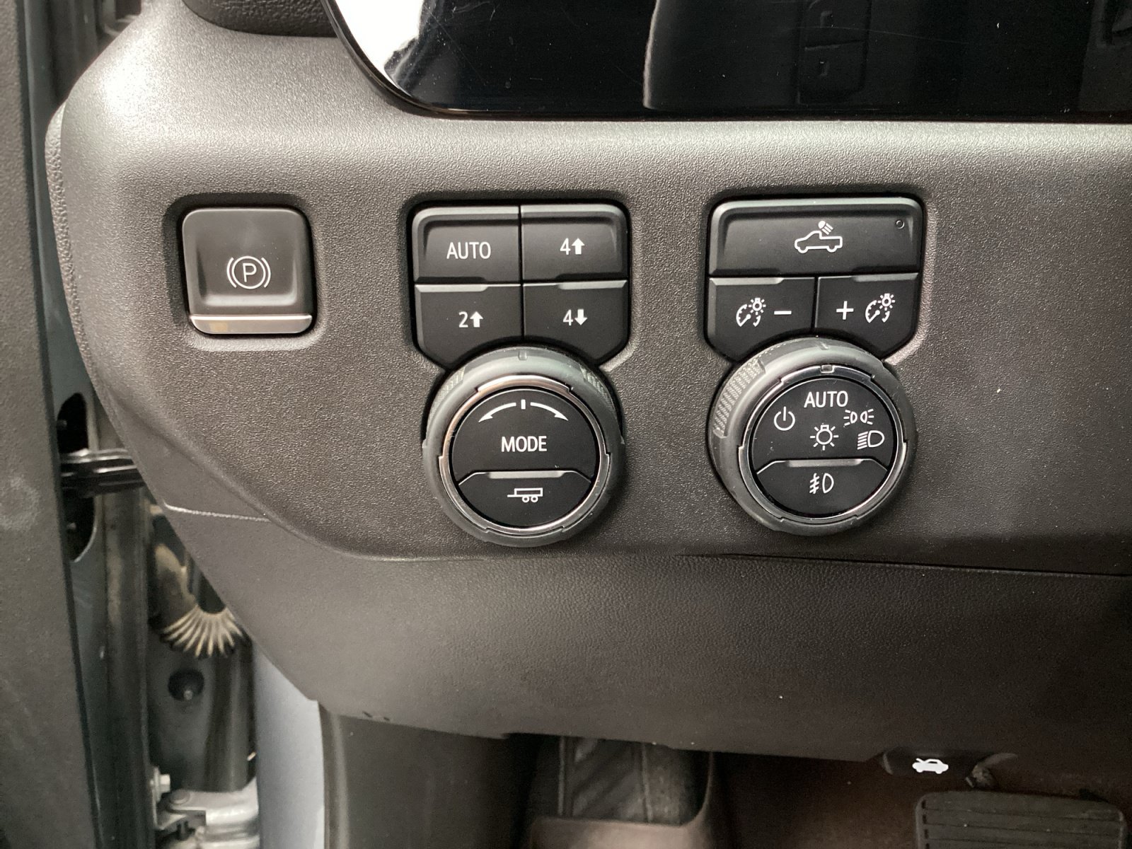 Used 2023 Chevrolet Silverado 1500 RST w/ Z71 Off-Road Package AWD/4WD image 31