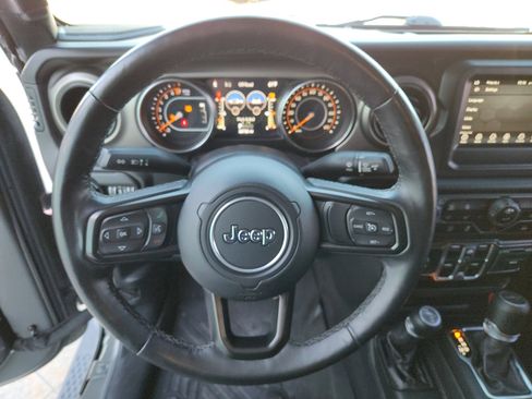 Used 2021 Jeep Gladiator Sport image 16