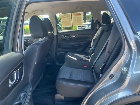 Used 2019 Nissan Rogue SV w/ Premium Package FWD image 27