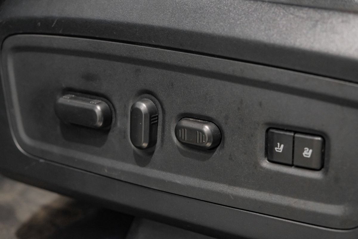 Used 2016 Lincoln Navigator Select RWD image 20
