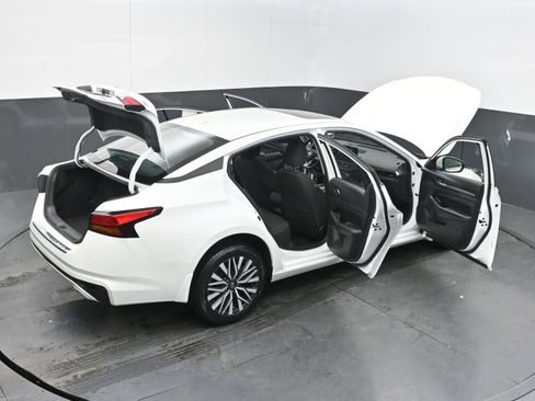 Used 2023 Nissan Altima 2.5 SV w/ SV Premium Package image 43